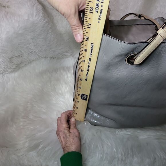 Authentic  Micheal kors purse, light grey patent leather straps like new! - Picture 12 of 14